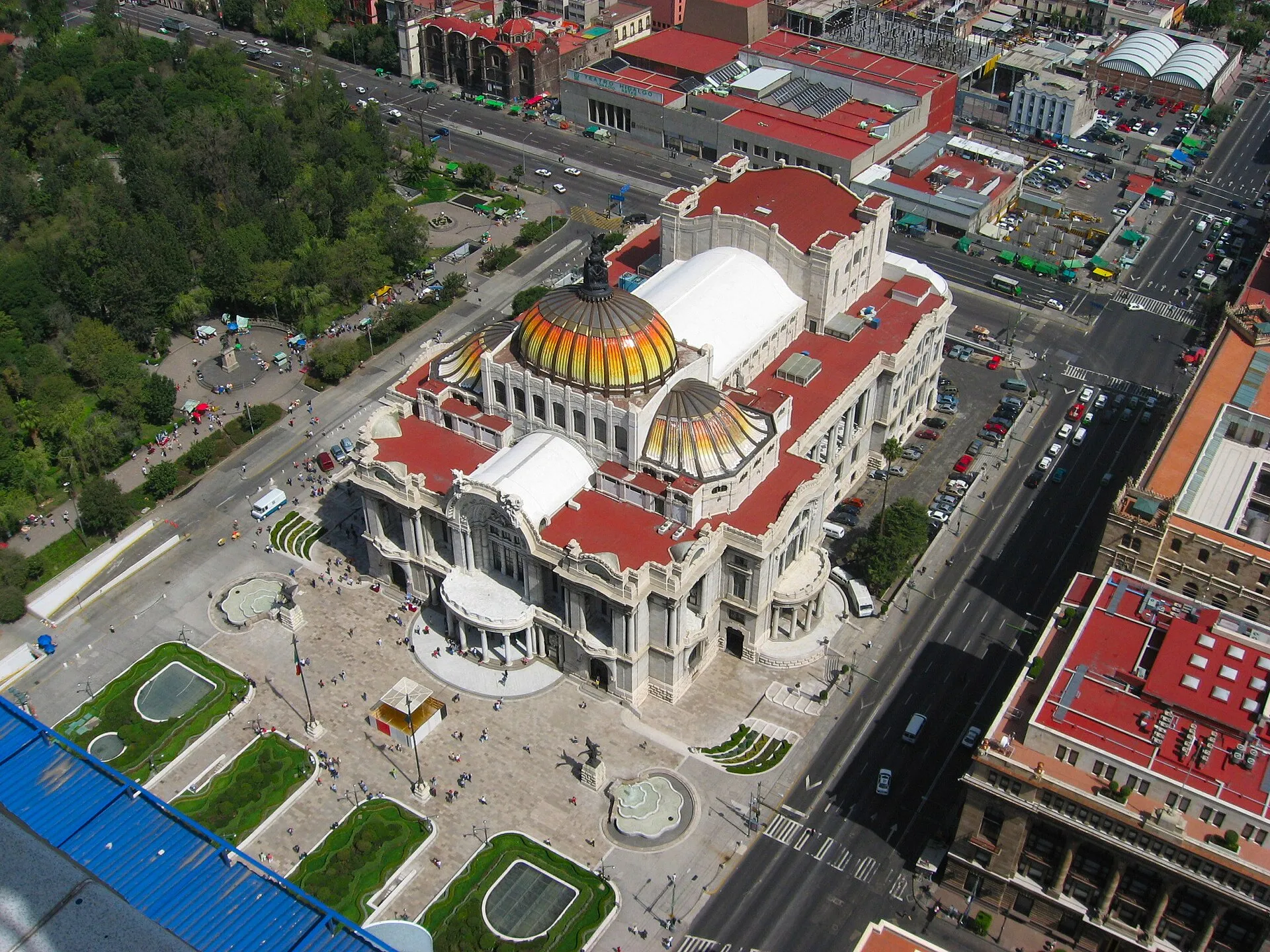 A busy avenue in Mexico City, as Mexico joins a worldwide push for safer platforms for children.